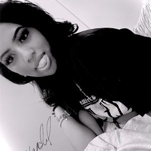 Meet your Posher, Sherona